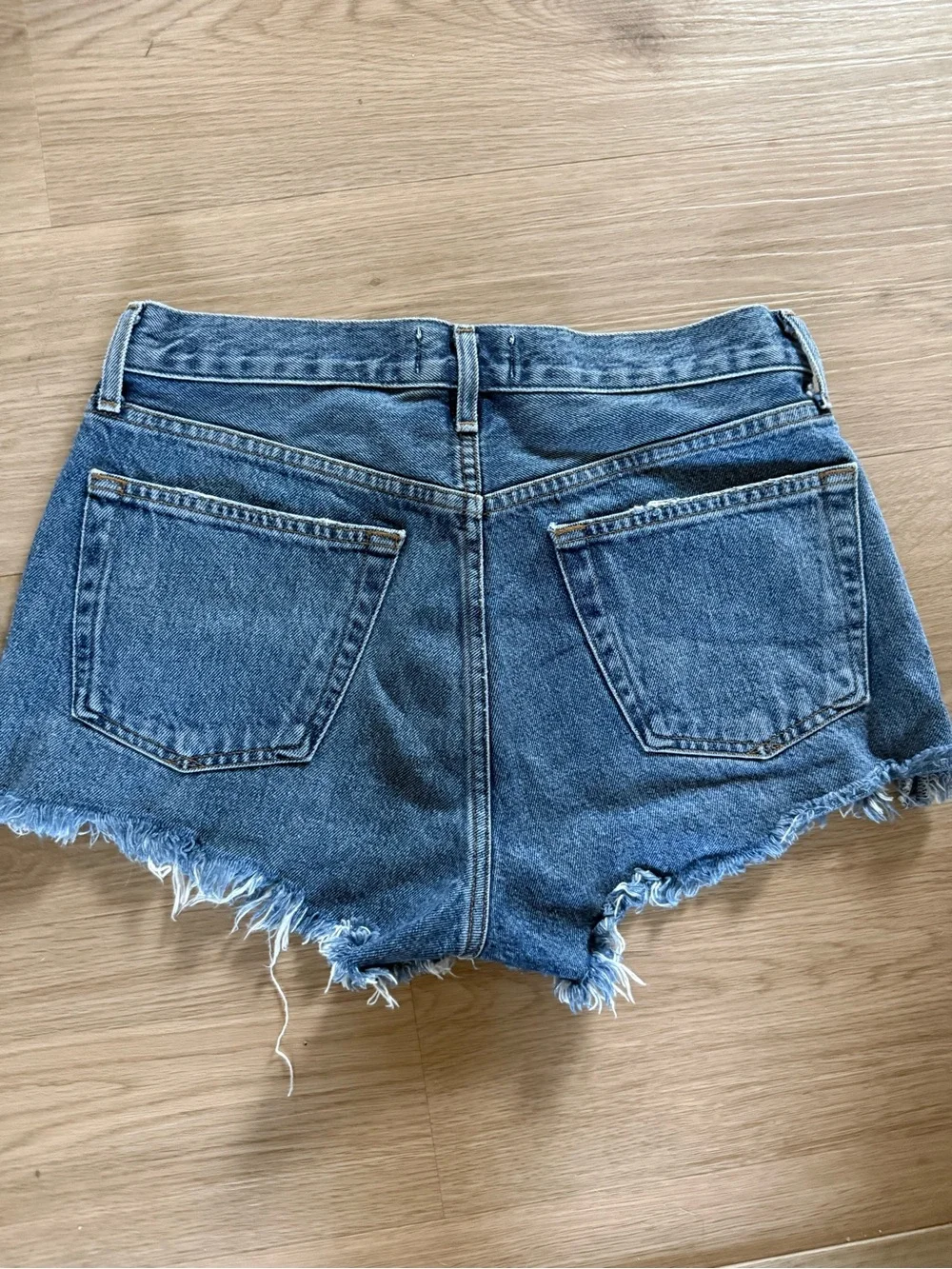 AGOLDE Parker Cut Off Vintage Jean Shorts Denim Dark Swapmeet Sz 26 - Picture 2 of 4